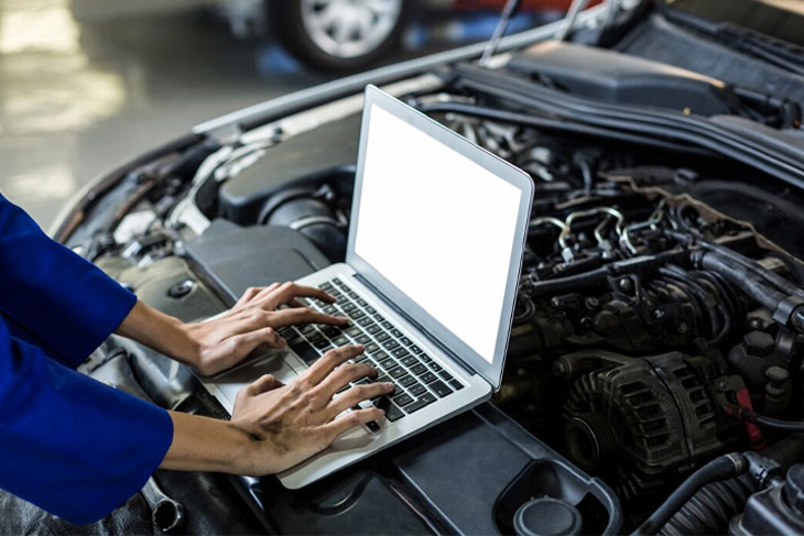 بررسی و عیب یابی ECU در زیر کاپوت